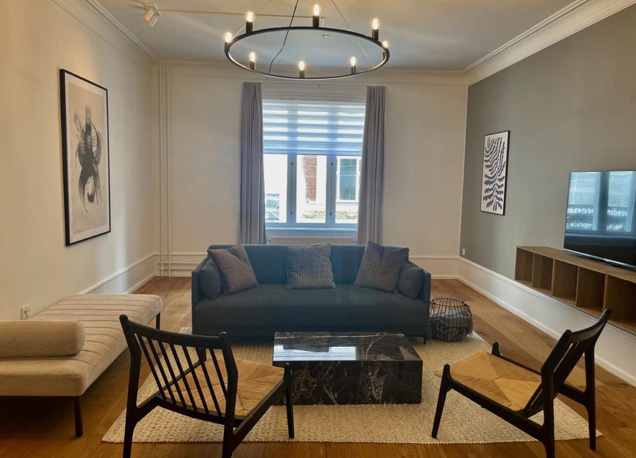 Beautiful 3 Bedroom Flat Next To The Marble Church Copenhagen Exterior photo