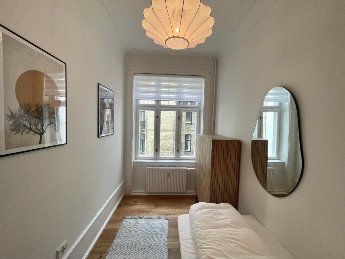 Beautiful 3 Bedroom Flat Next To The Marble Church Copenhagen Exterior photo
