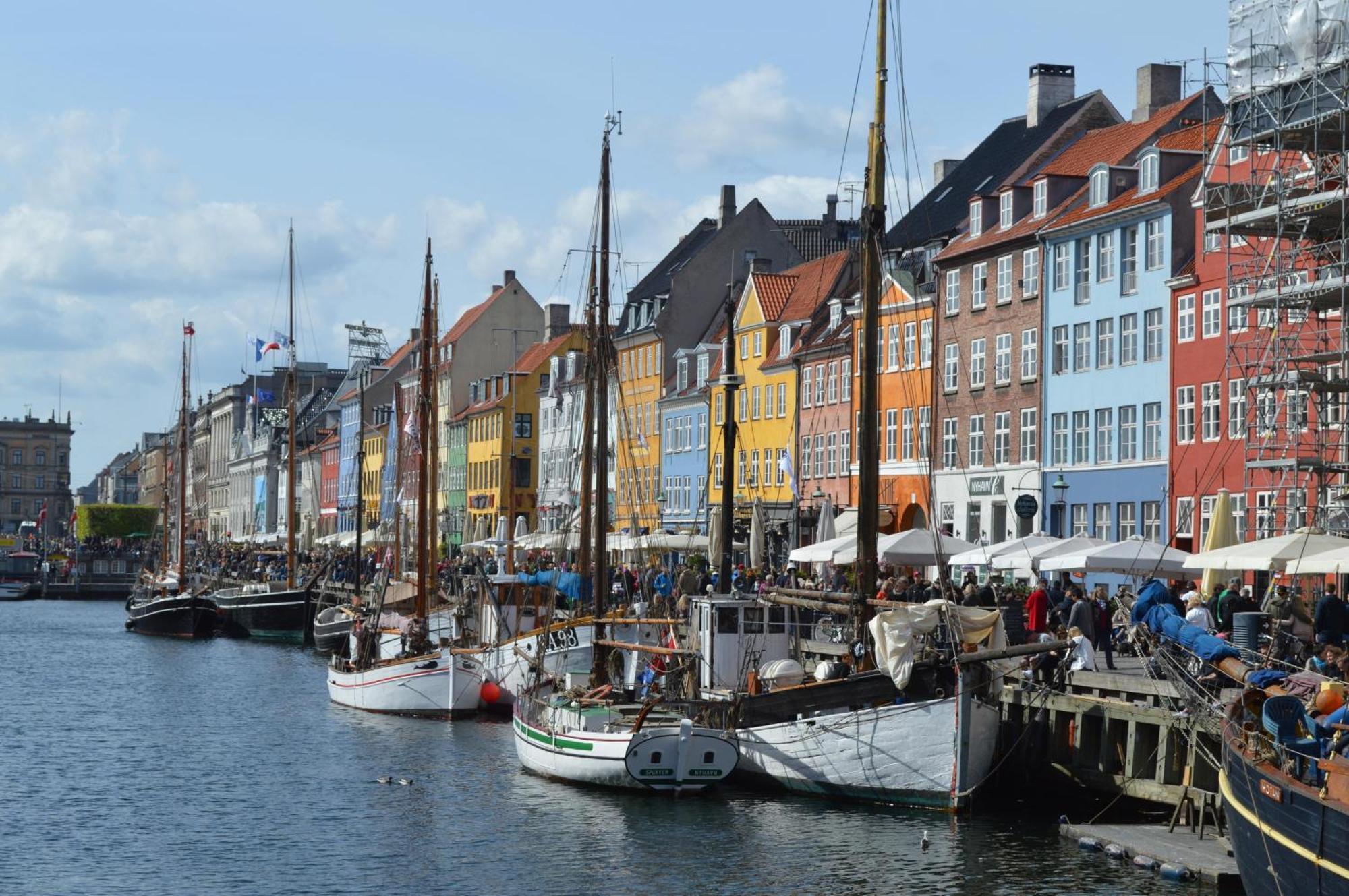 Beautiful 3 Bedroom Flat Next To The Marble Church Copenhagen Exterior photo